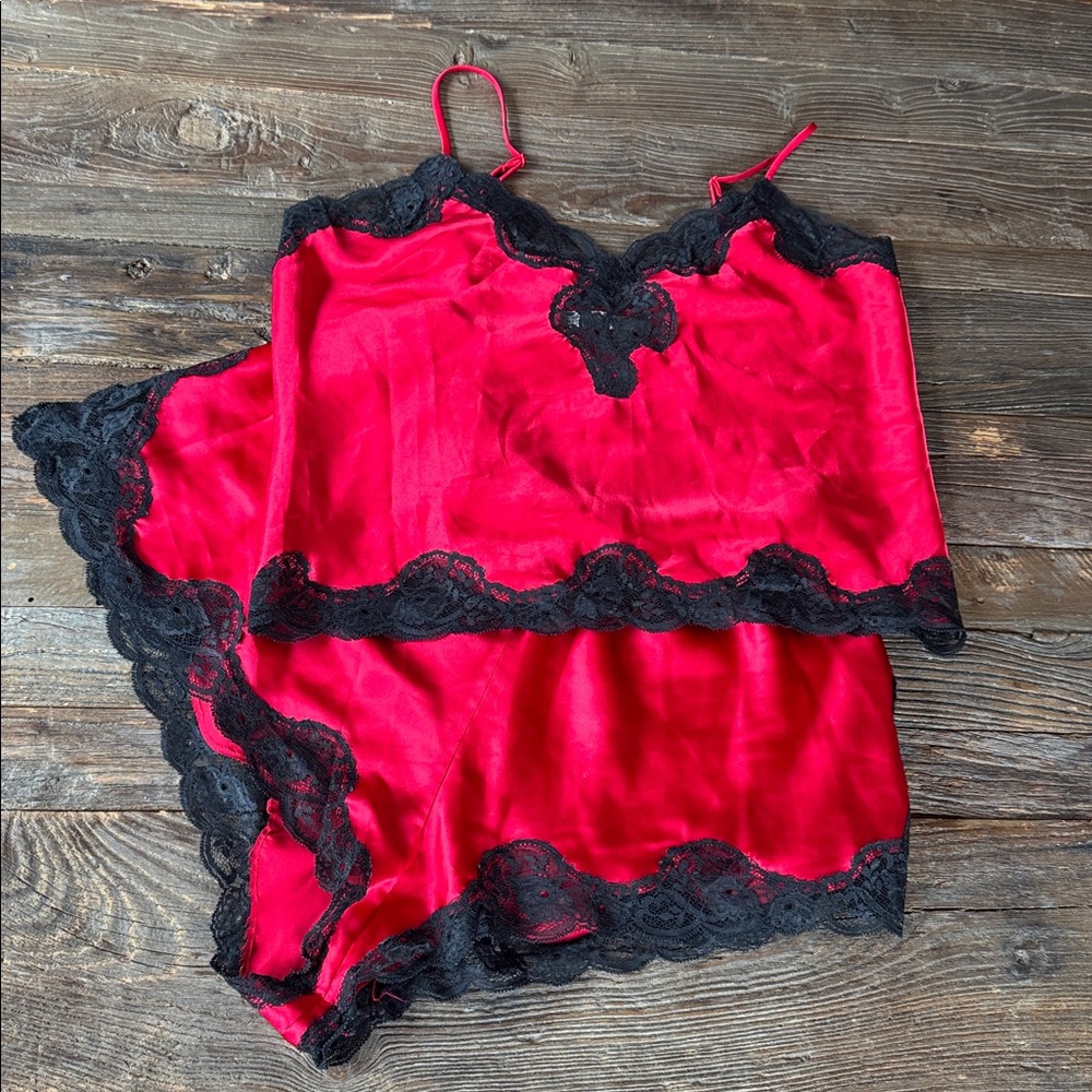 Victoria’s Secret vintage red poly black lace Cami & tap pants shorts set M/L